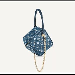 Louis Vuitton Square Bag